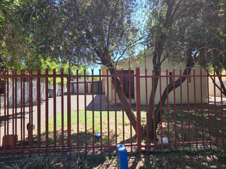 10 Bedroom Property for Sale in Brandwag Free State